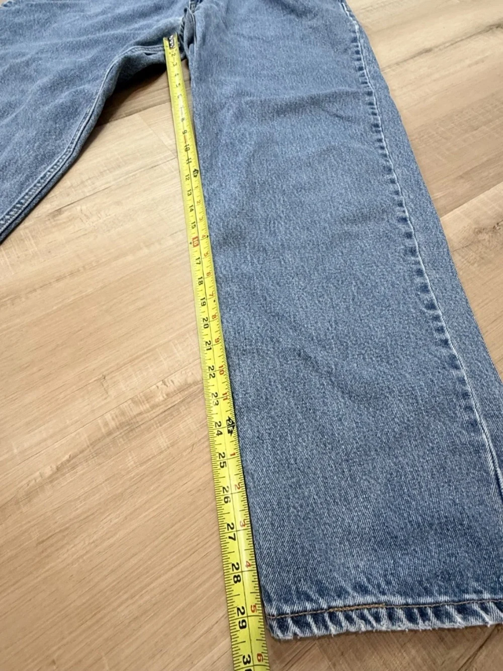 Levi’s Men's 550 Relaxed Fit Jeans in Medium Stonewash Size W38 L34